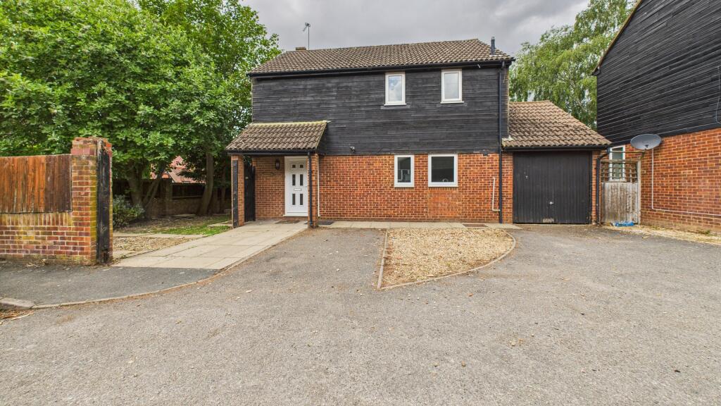 Main image of property: Cosy Corner, Aston Clinton, Aylesbury, Buckinghamshire