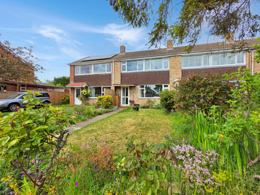 3-bed terraced on Hillfield Road, Comberton, £325,000
