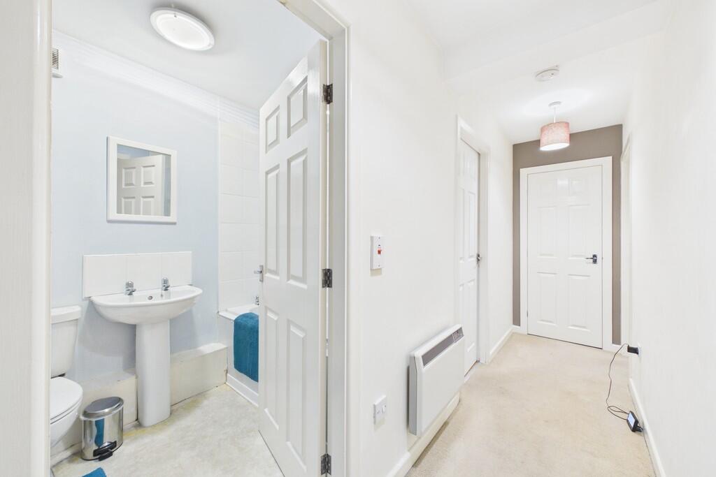 Flat 3, 85-87 Stricklandgate, Kendal, Cumbria, LA9 4RA photo 2