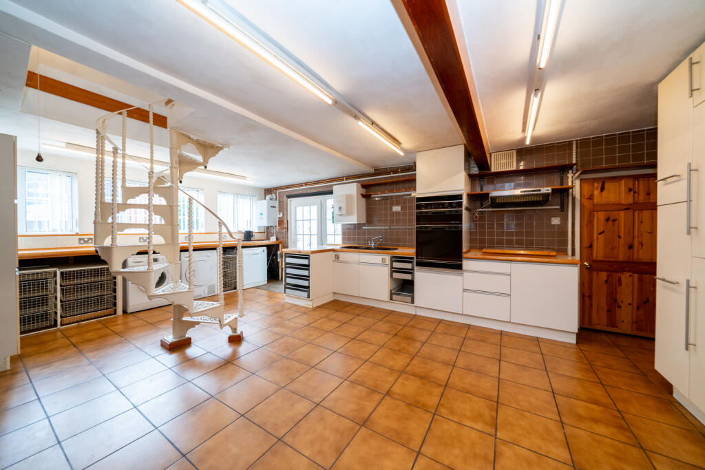 Piccotts End, Hemel Hempstead, Hertfordshire, HP1 3AU - More