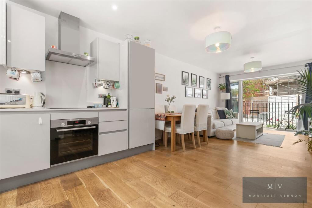 Main image of property: Selsdon Road, South Croydon