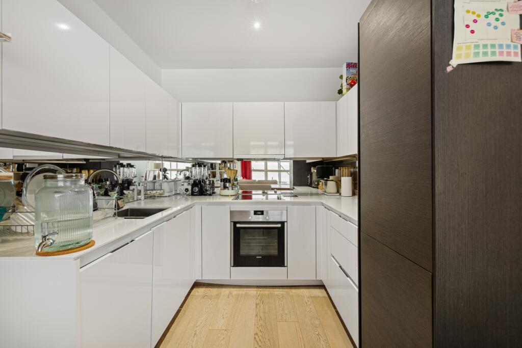 Apartment in London - View 3