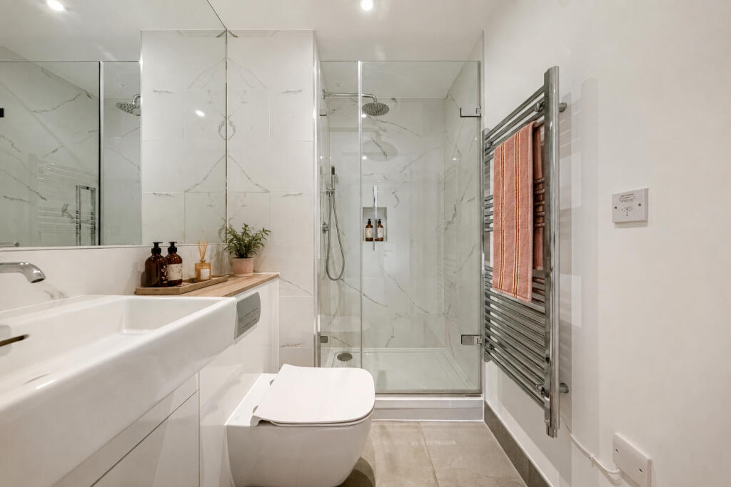 Apartment in London - View 5