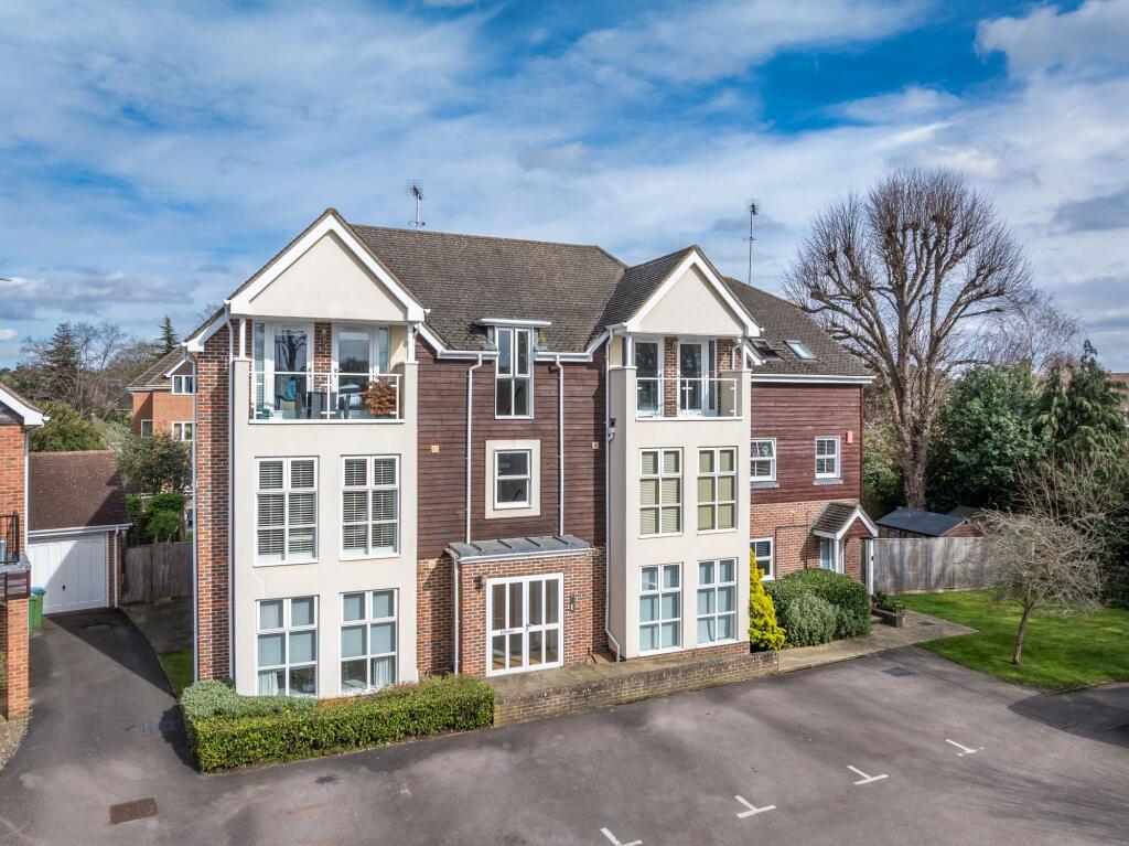 Main image of property: Pendenza, Cobham, KT11