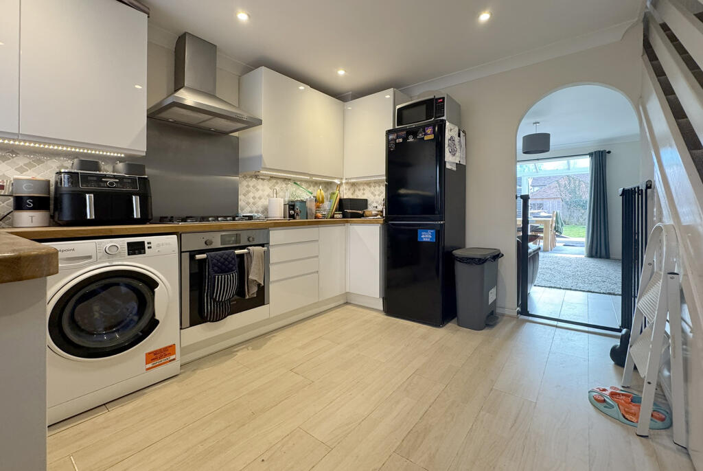 Ditchbury, Lymington, Hampshire, SO41 photo 2