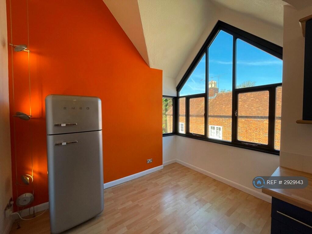 Main image of property: The Old Kiln, Farnham, GU9