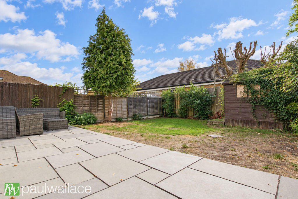 Dobbs Weir Road, Hoddesdon | Beautifully Presented Family Home | Three Reception Rooms | Potential to Extend (STPP) photo 4