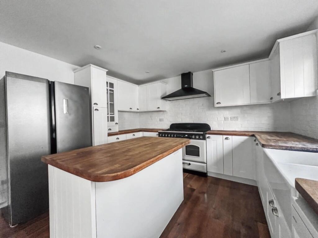 Westfield Rise, Saltdean, BN2 8HR photo 2
