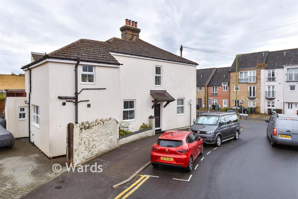 Main image of property: Bower Lane, Maidstone, Kent