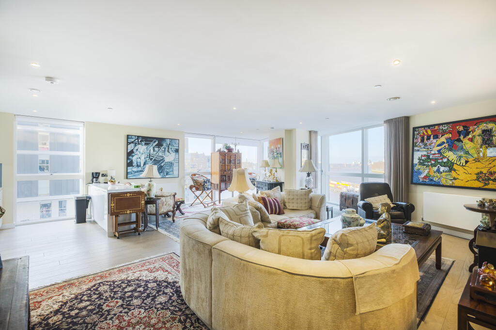 Main image of property: River Gardens Walk, London, SE10