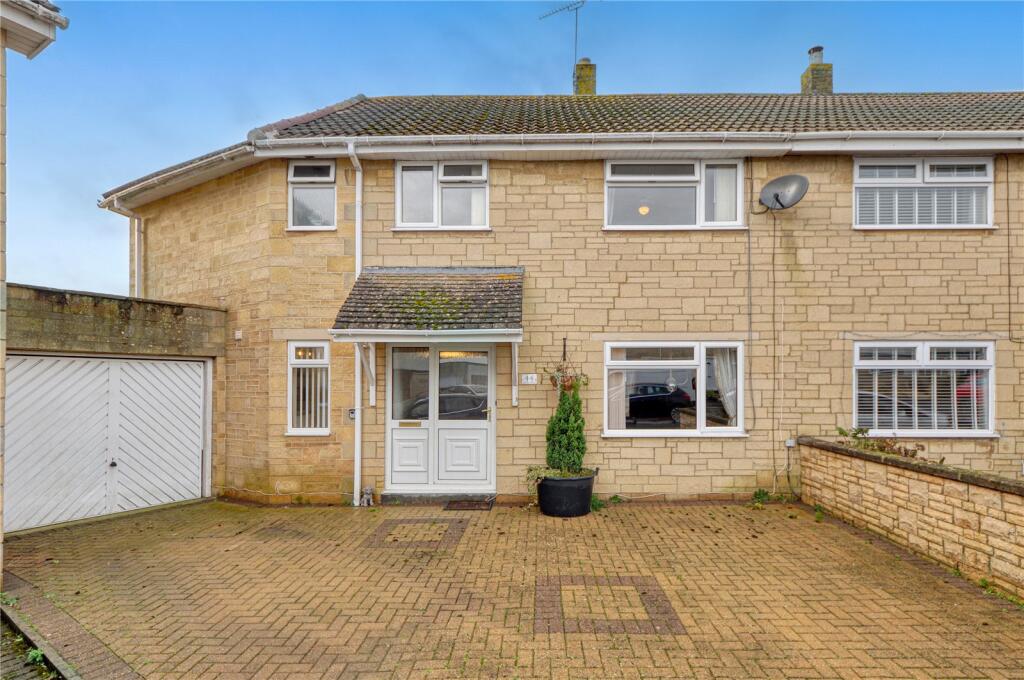 Berry Hill Crescent, Cirencester, Gloucestershire, GL7 photo 2