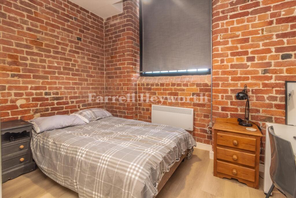 Apartment in Lancaster - More