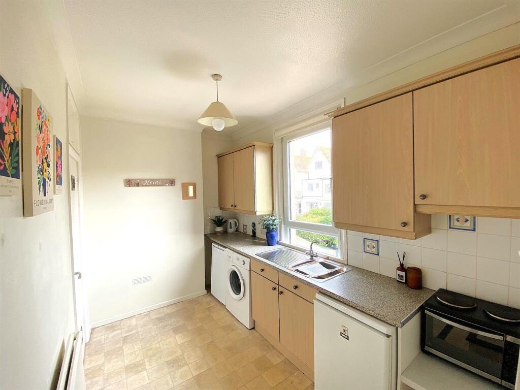 Apartment in Bexhill-on-Sea, Central - View 5