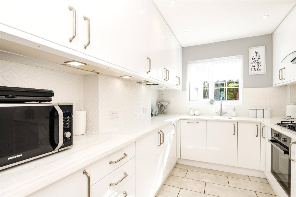 House in Worthing, Findon Valley - More
