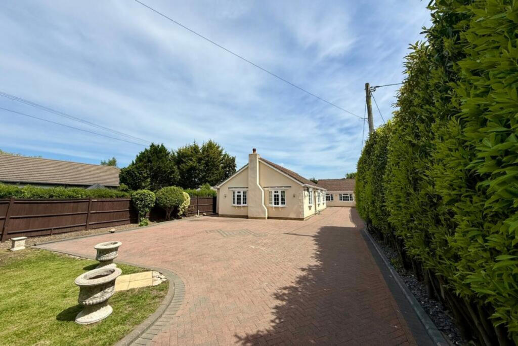 Main image of property: Bangors Road North, Iver, SL0