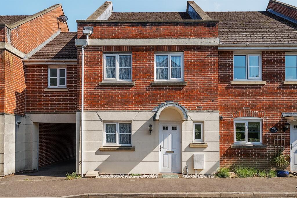 Main image of property: Spiro Close, Pulborough, West Sussex, RH20