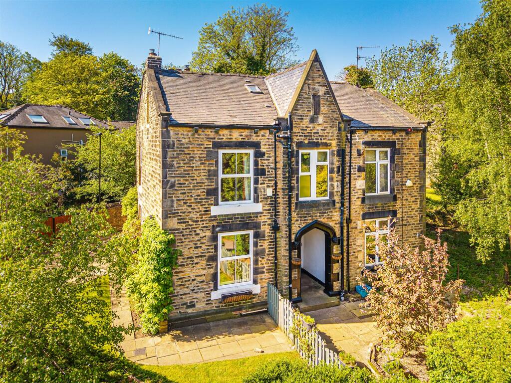 Main image of property: 4 Mackenzie Crescent, Broomhall, S10 2BU
