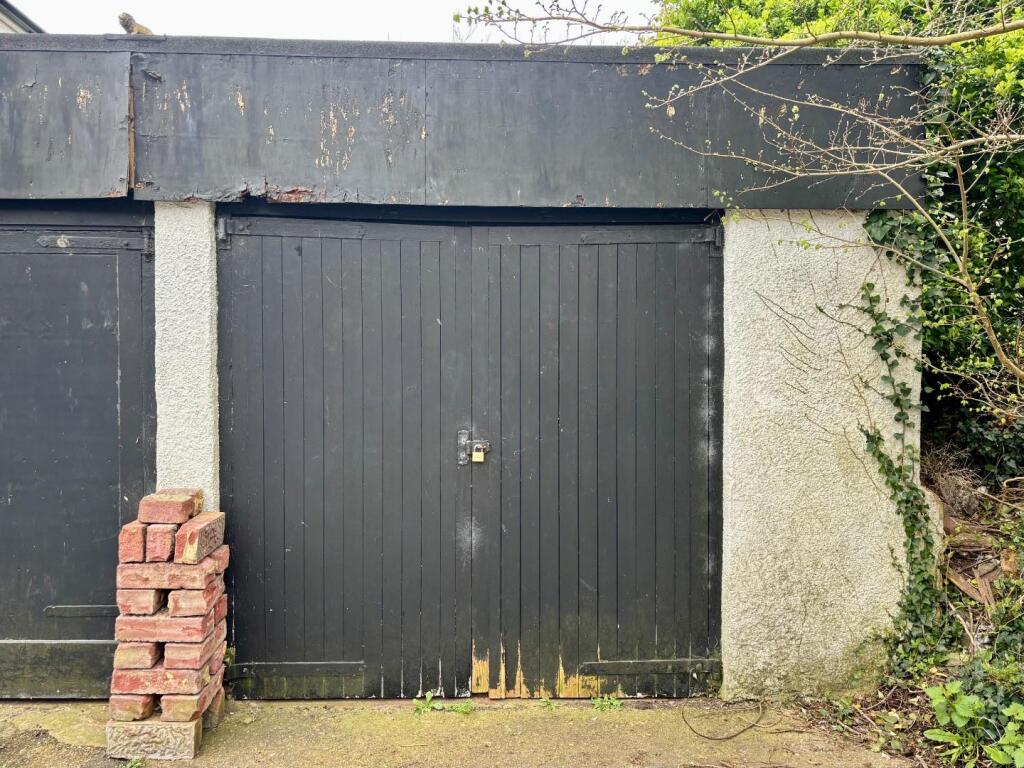 12 Stanley Road, Portslade photo 2