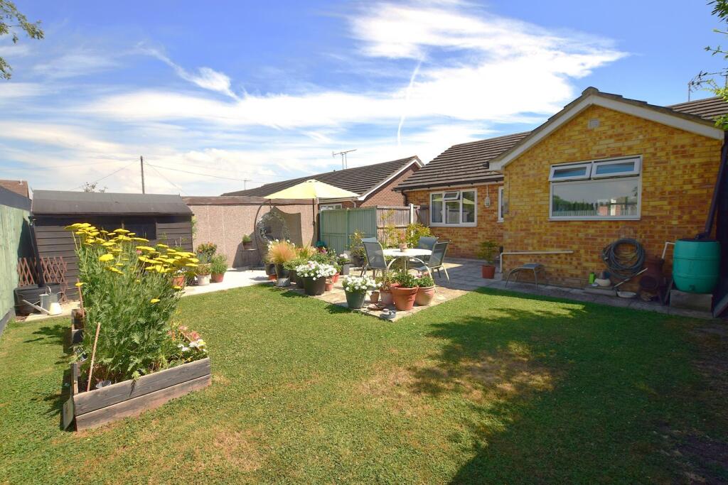 2-bed house on Jacqueline Gardens, Billericay, CM12, £495,000