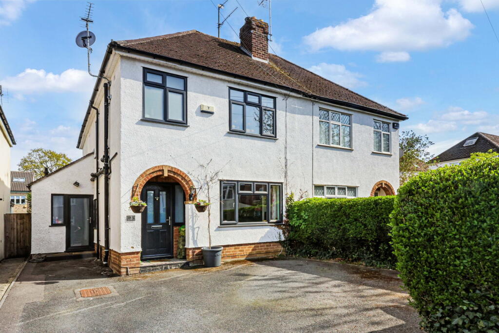 Main image of property: Cleeve View Road, Cheltenham, GL52 5NJ