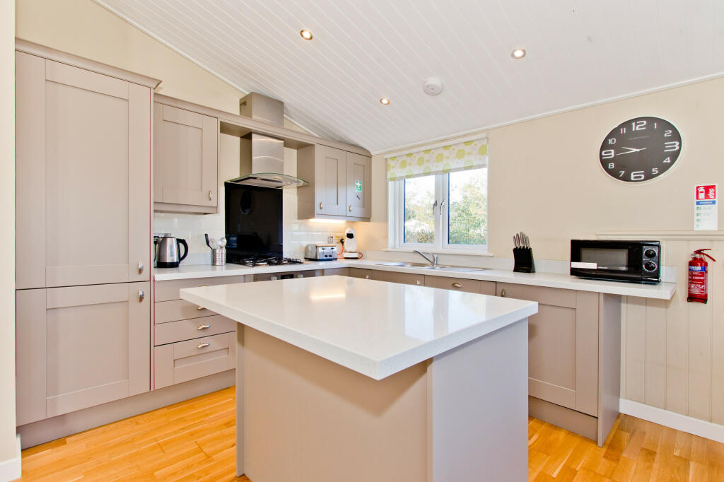 Pevensey, East Sussex, BN24 photo 2