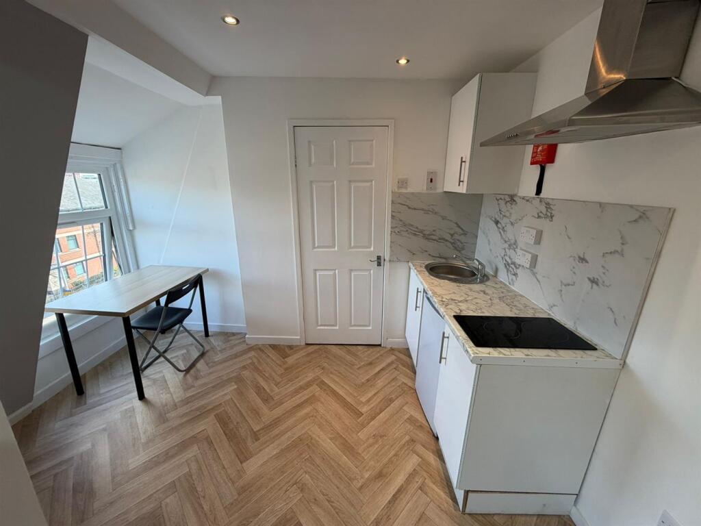 Main image of property: Mansfield Road, Nottingham