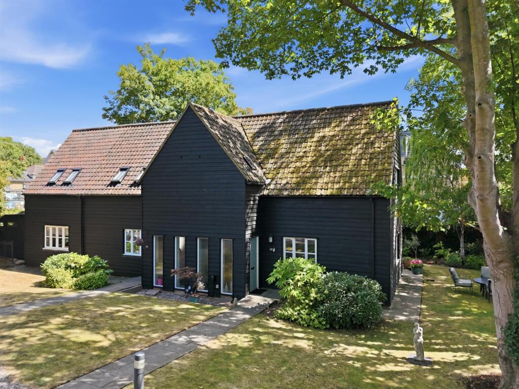 Main image of property: AMWELL END - WARE