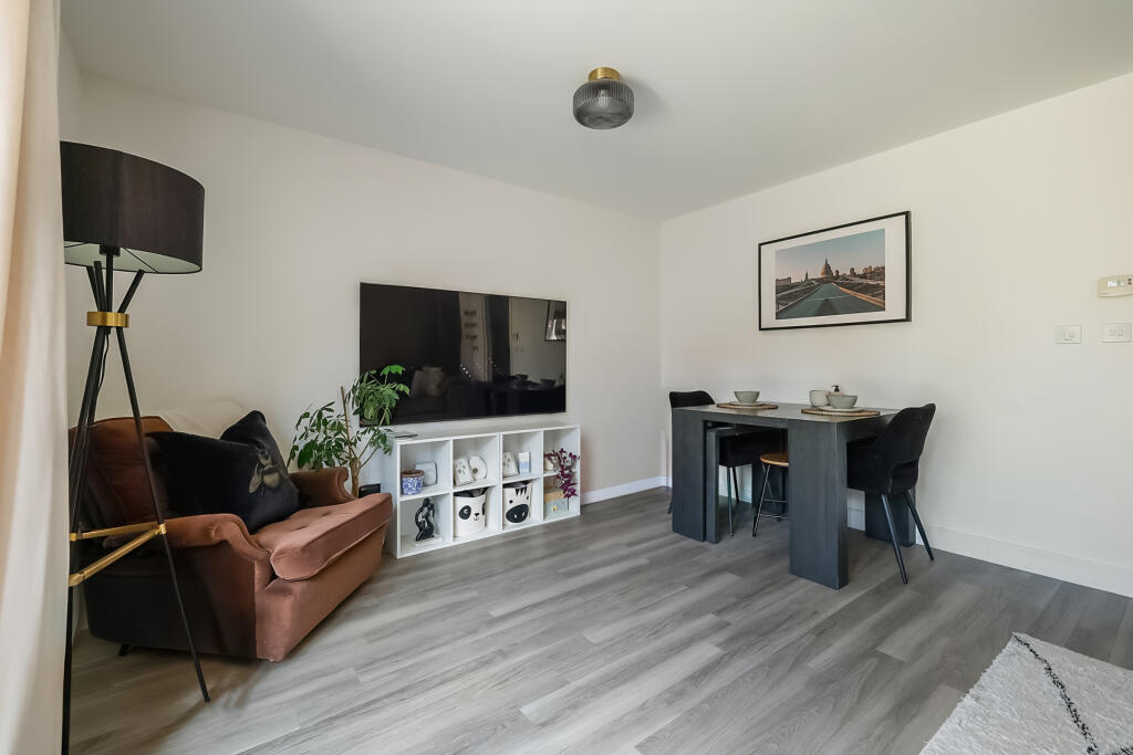House in Crawley, Forge Wood - View 4