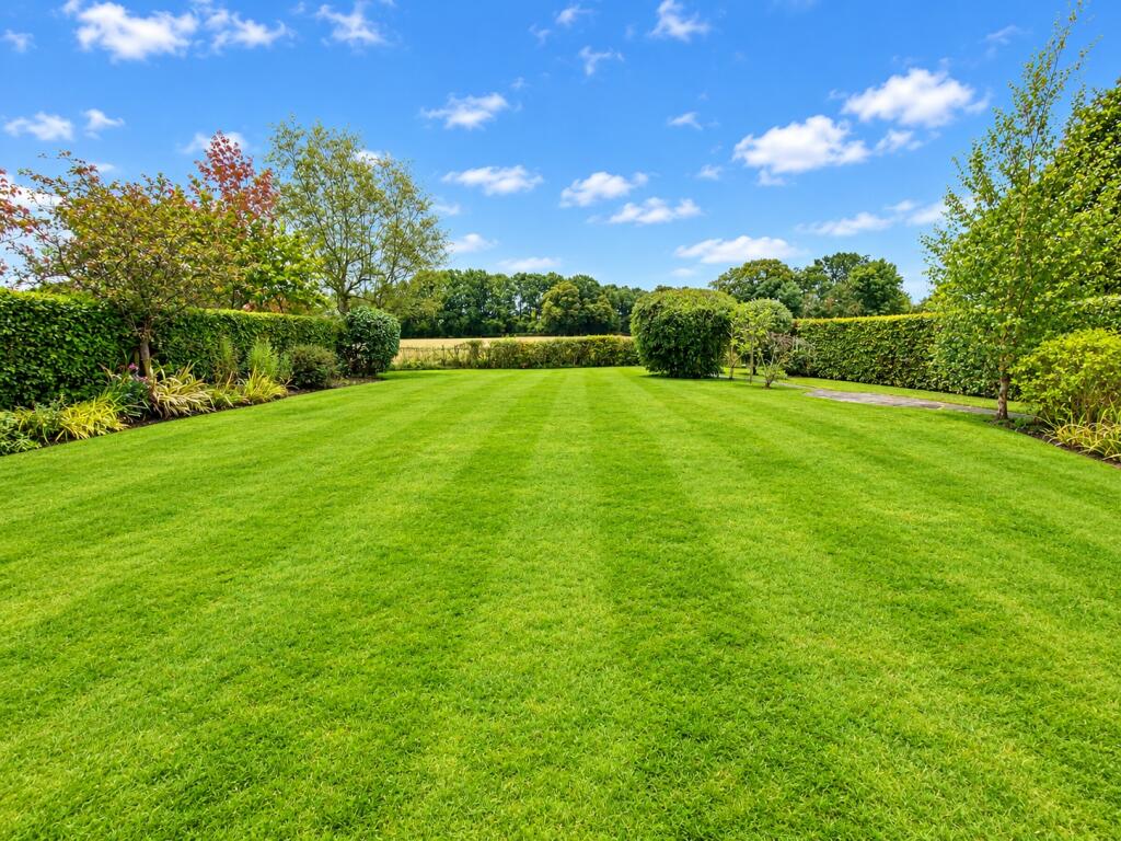 Chesham Close, Wilmslow, Cheshire, SK9 photo 2