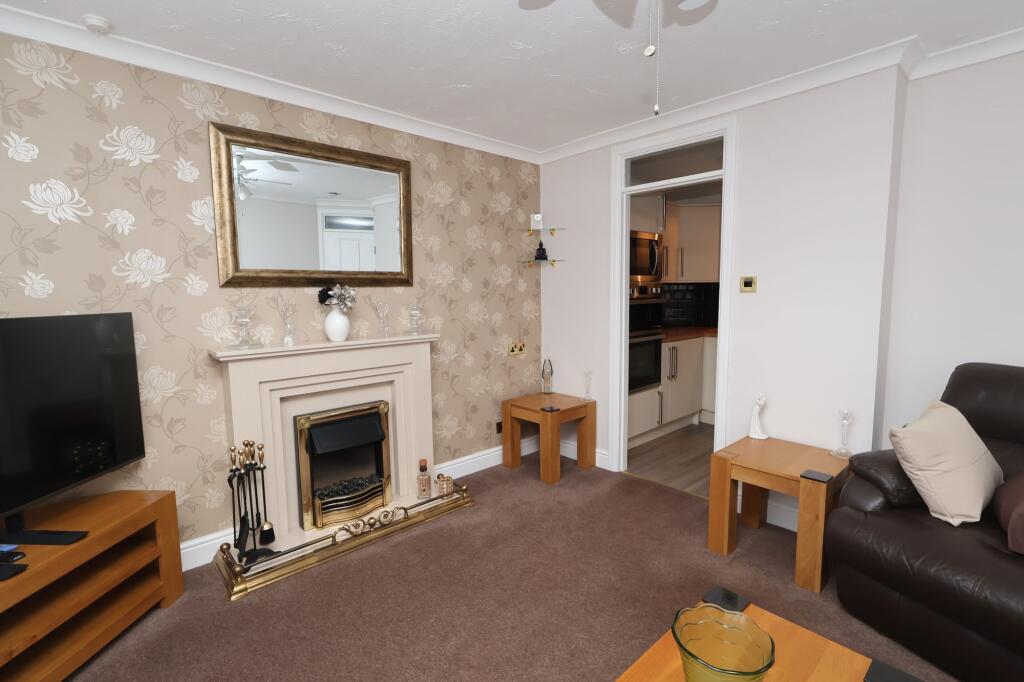 Urmston Lane, Stretford, M32 photo 3