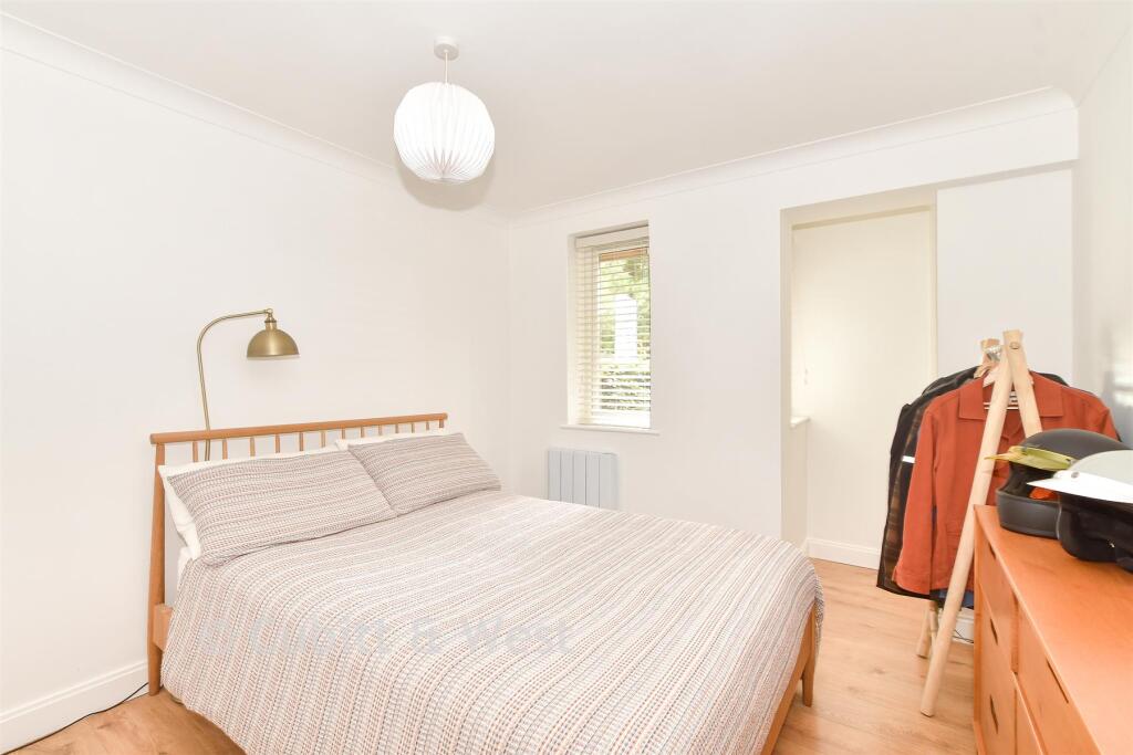 Apartment in Tonbridge - View 3