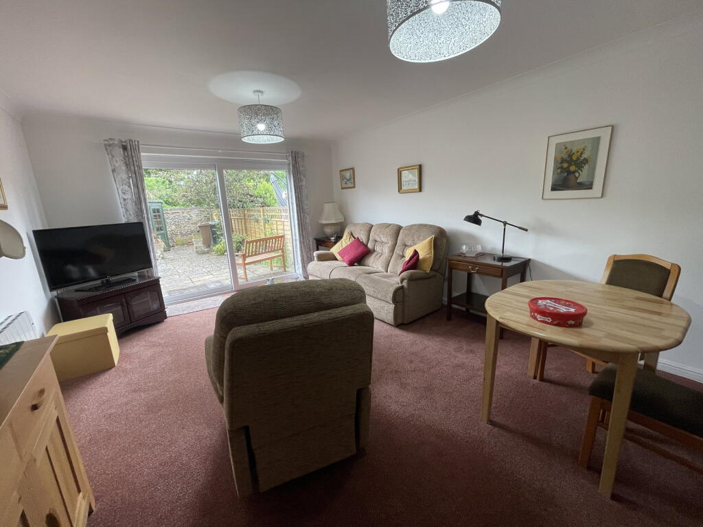 Henley Close,Saxmundham,IP17 1EY photo 4