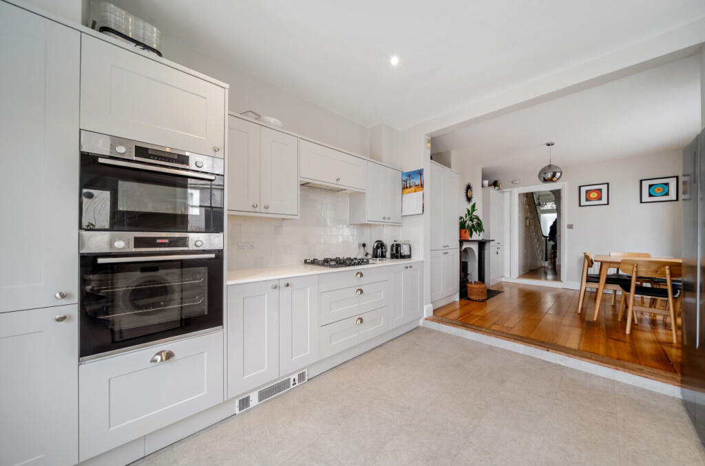 House in Brighton - View 3