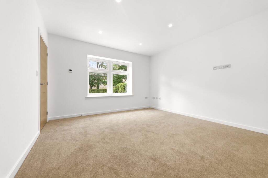 House in Kirklees, Swincliffe - View 3