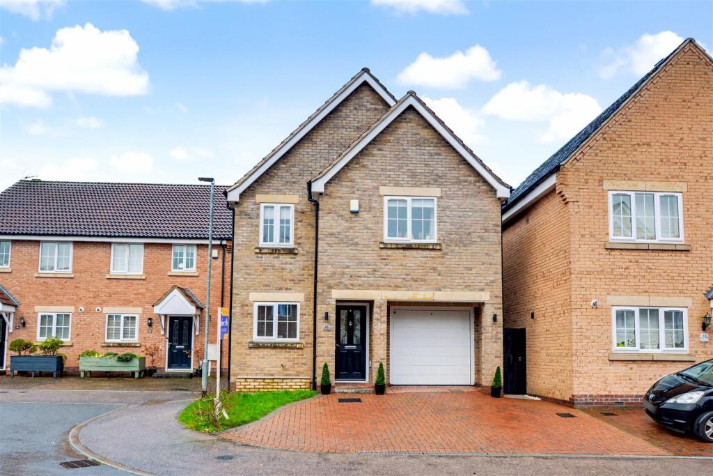 Main image of property: Clovelly Drive, Nottingham