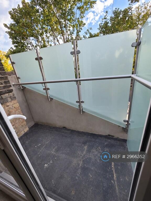 Apartment in London - View 3