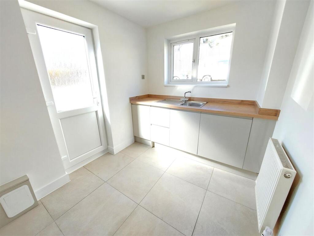 House in Folkestone, St Martin's Plain, Hornstreet - View 4