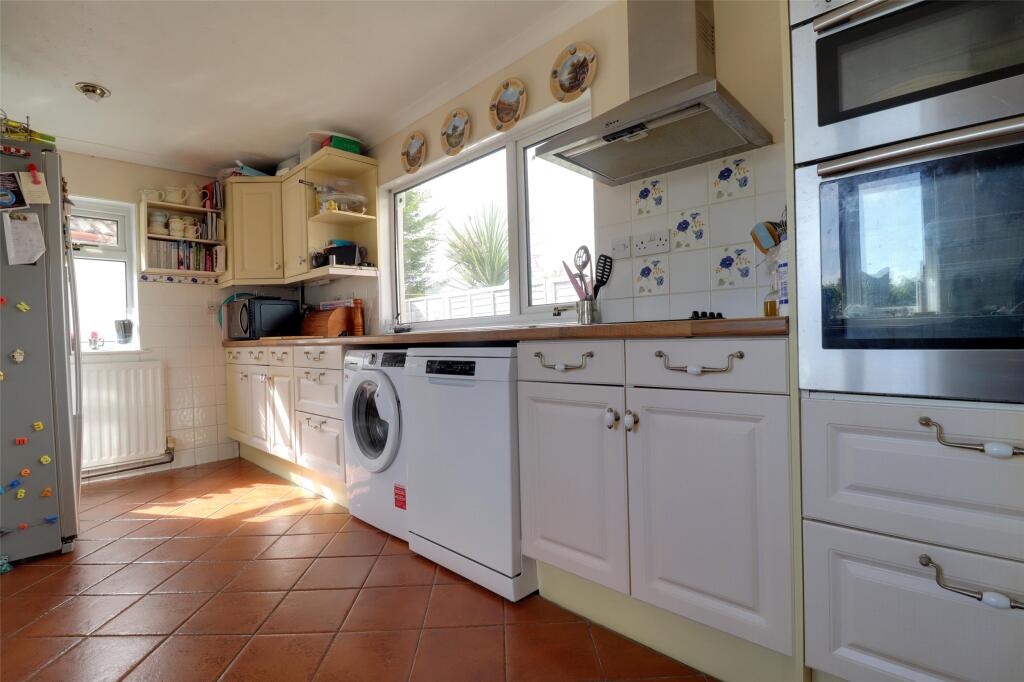 Exeter Road, Braunton, Devon, EX33 photo 4