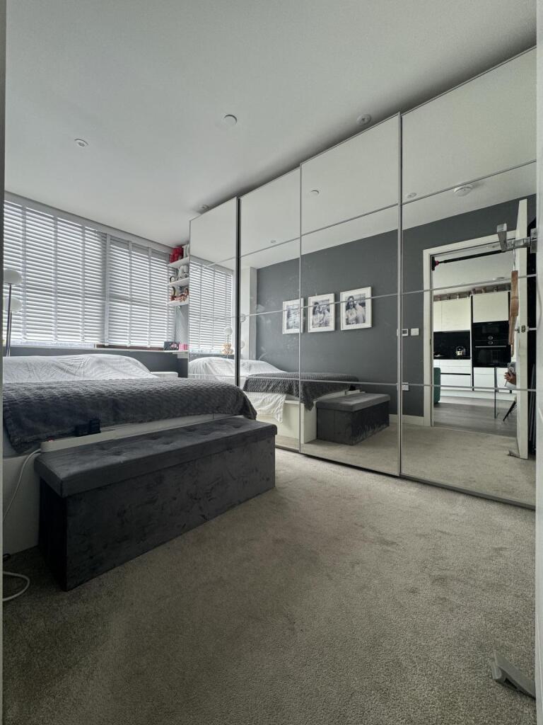 Apartment in Harrow - View 4
