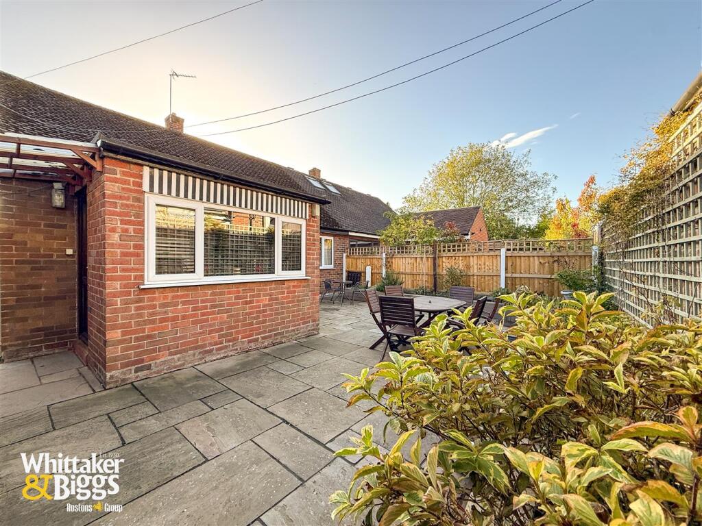 Manor Close, Congleton photo 2