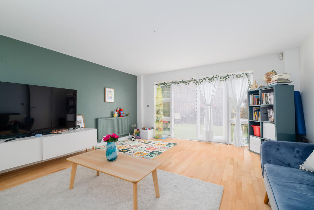 House in London - View 3