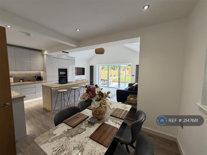 Main image of property: Beech Close, Nottingham, NG12