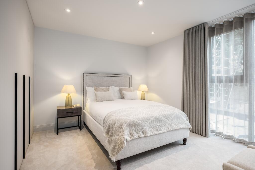 Apartment in Poole - More