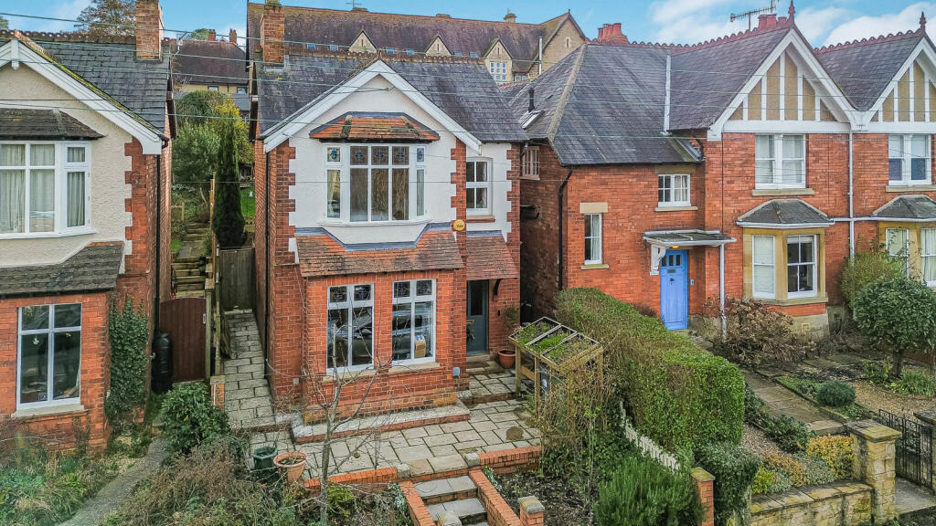 Main image of property: Rodborough Avenue, Stroud, Gloucestershire, GL5