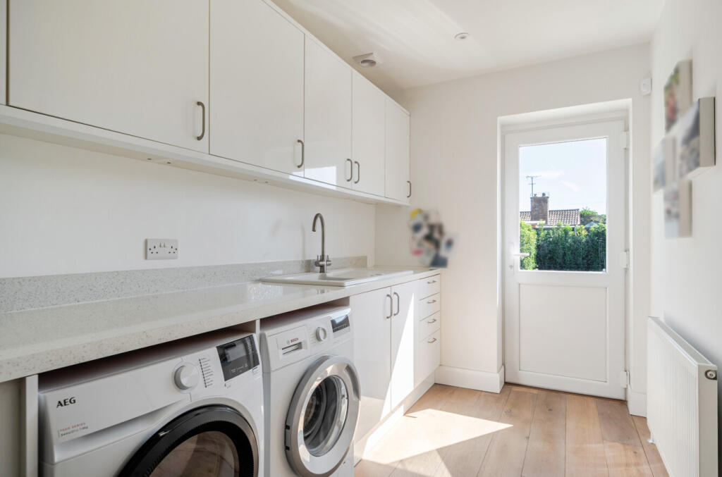 Beehive Lane, Ferring, Worthing, BN12 photo 4