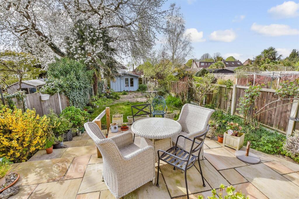 House in Strood, Salters Cross - View 2