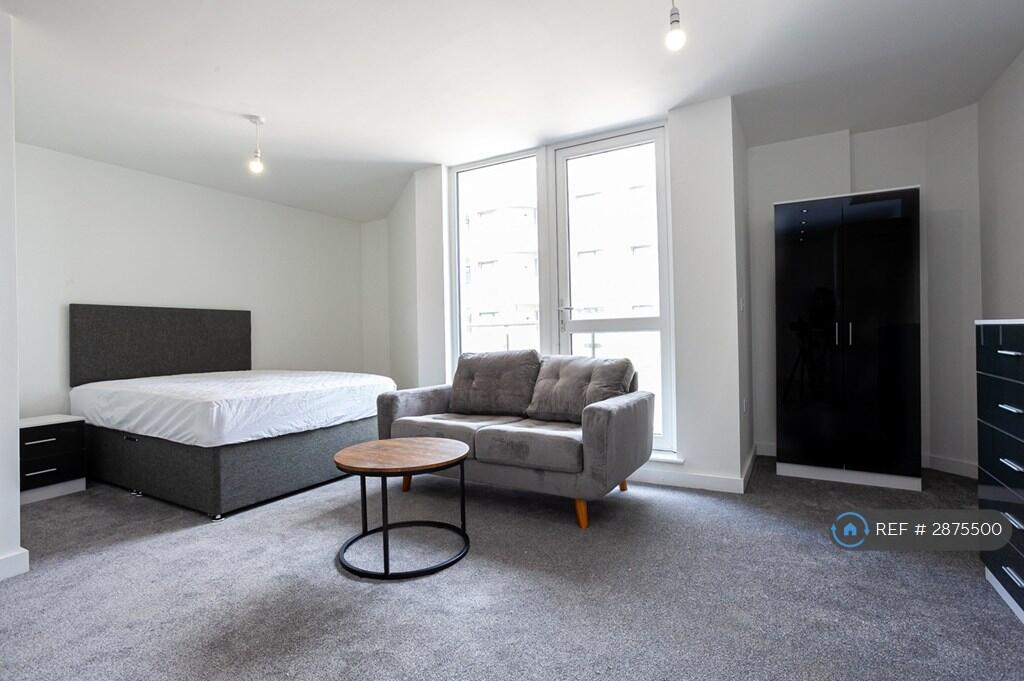 Studio flat for rent