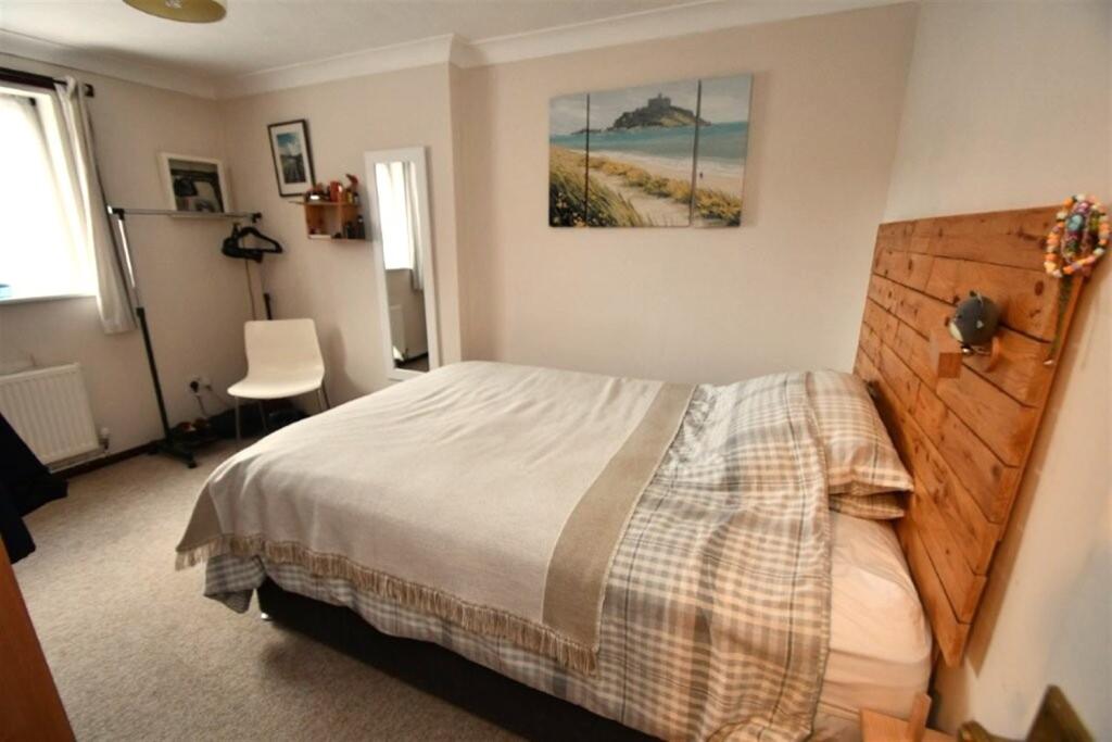 1 bedroom Ground Floor Apartment in Godalming photo 4