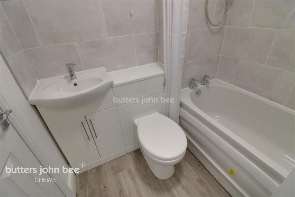 Apartment in Crewe - View 5