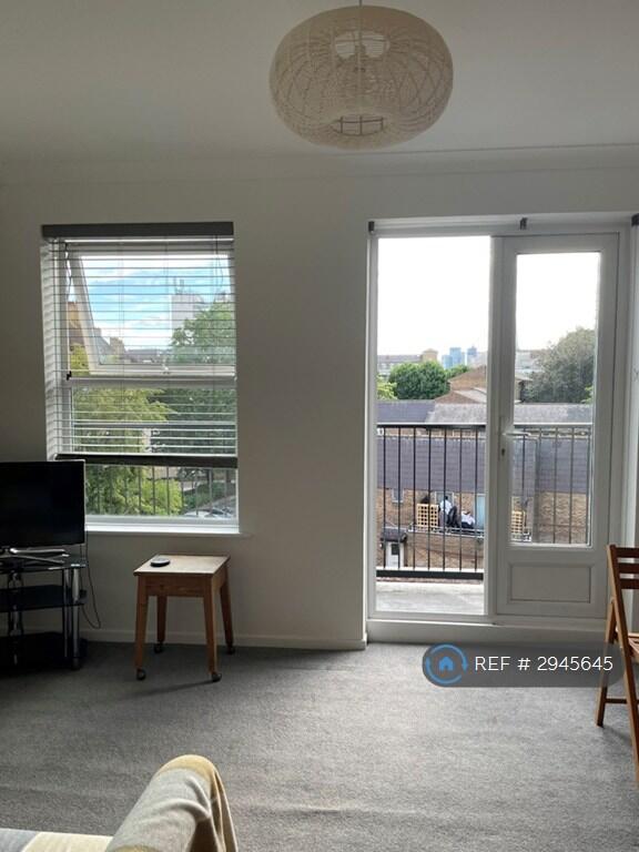 Main image of property: Riverside Mansions, London, E1W